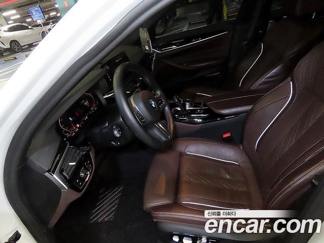BMW 5-Series 530i xDrive M Sport Package Plus