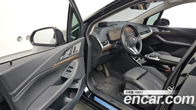 BMW 2-Series 220i Luxury