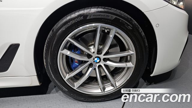 BMW 5-Series 530i M Sport Package Plus