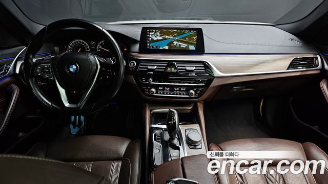 BMW 5-Series 530i M Sport Package Plus