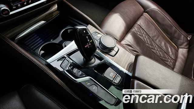 BMW 5-Series 530i M Sport Package Plus