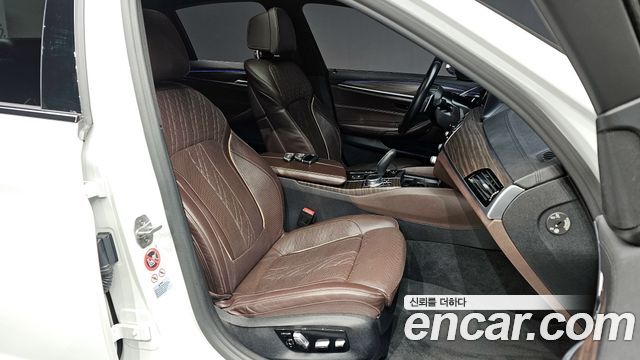 BMW 5-Series 530i M Sport Package Plus
