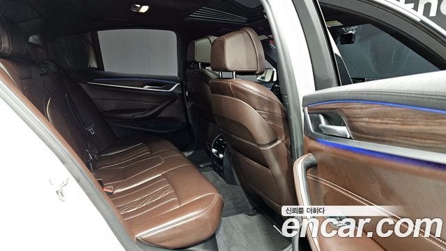 BMW 5-Series 530i M Sport Package Plus