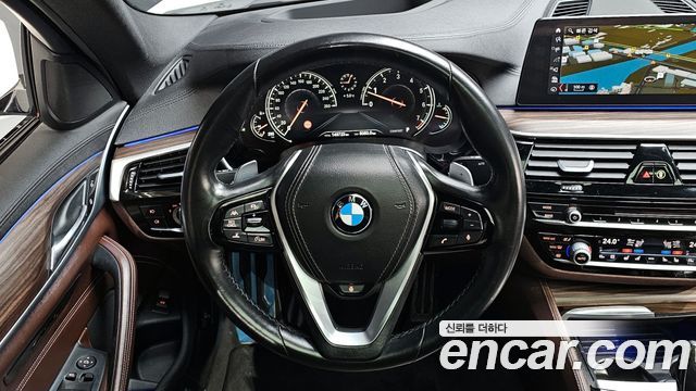 BMW 5-Series 530i M Sport Package Plus