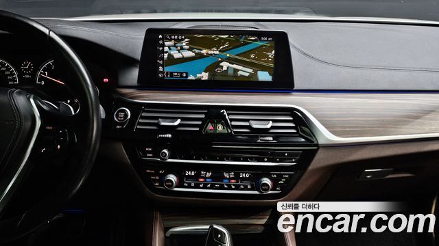 BMW 5-Series 530i M Sport Package Plus