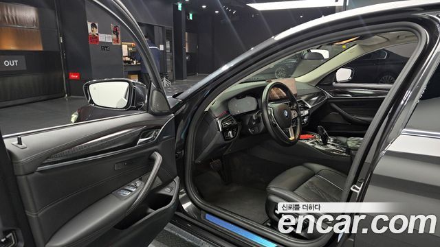 BMW 5-Series 530i Luxury