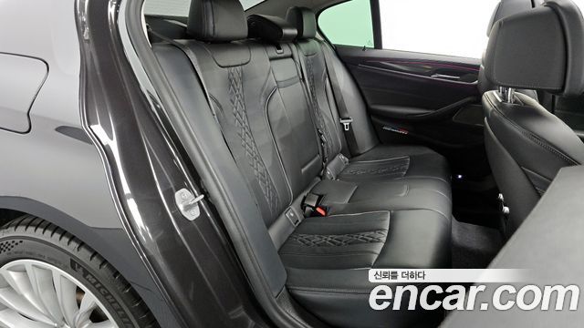BMW 5-Series 530i Luxury