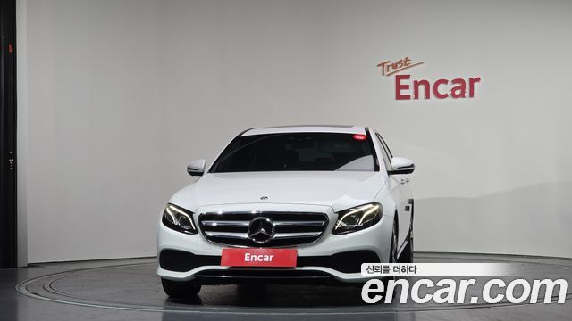 Mercedes-Benz E-Class E300 4MATIC Avnatgarde