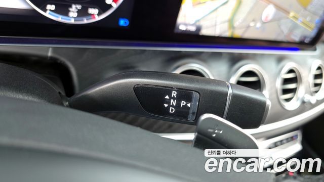 Mercedes-Benz E-Class E300 4MATIC Avnatgarde