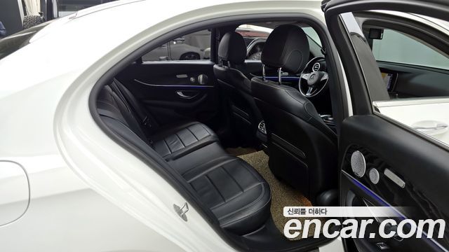 Mercedes-Benz E-Class E300 4MATIC Avnatgarde