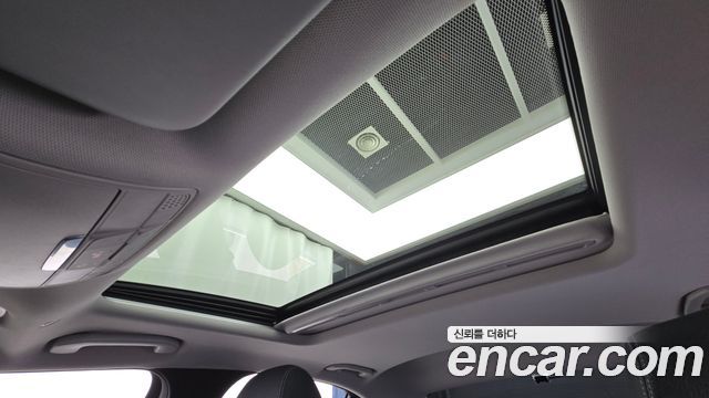 Mercedes-Benz E-Class E300 4MATIC Avnatgarde