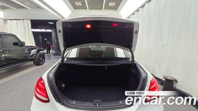 Mercedes-Benz E-Class E300 4MATIC Avnatgarde