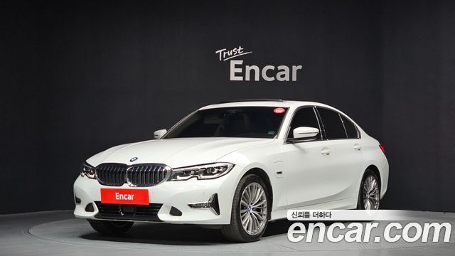 BMW 3-Series 320e Luxury