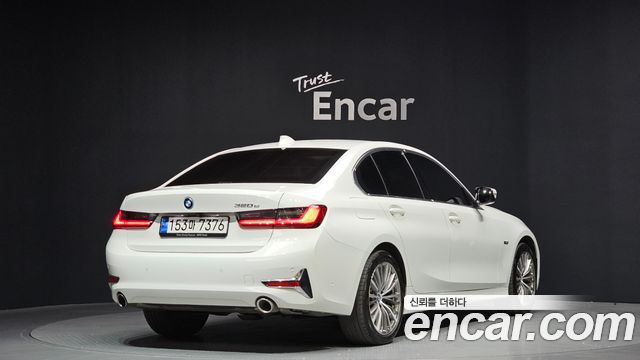 BMW 3-Series 320e Luxury