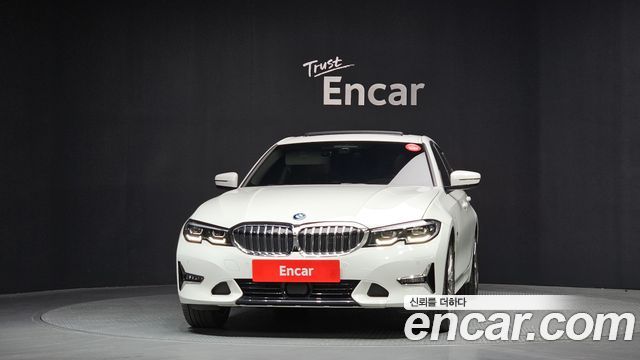 BMW 3-Series 320e Luxury