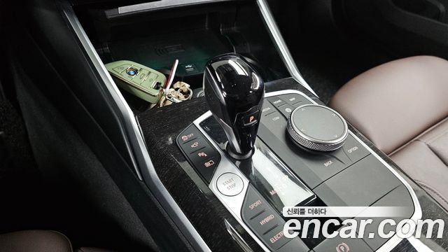 BMW 3-Series 320e Luxury