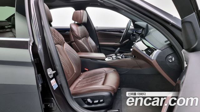 BMW 5-Series 523d M Sport