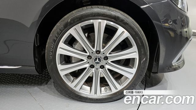 Mercedes-Benz E-Class E350 4MATIC Exclusive