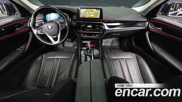 BMW 5-Series 520i Luxury
