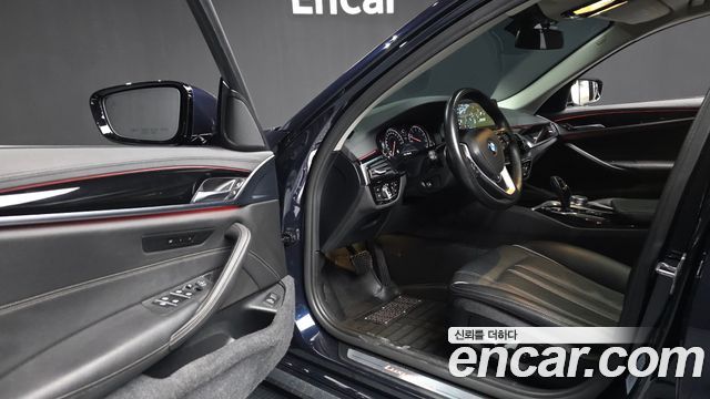 BMW 5-Series 520i Luxury