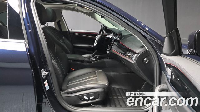 BMW 5-Series 520i Luxury