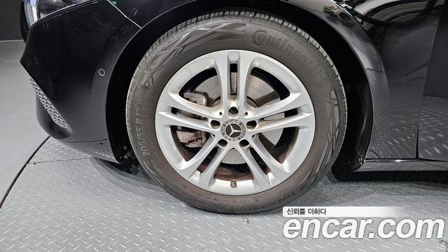 Mercedes-Benz A-Class A220 Hatchback