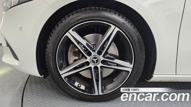 Mercedes-Benz A-Class A250 4MATIC Sedan
