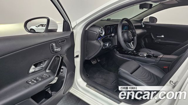 Mercedes-Benz A-Class A250 4MATIC Sedan