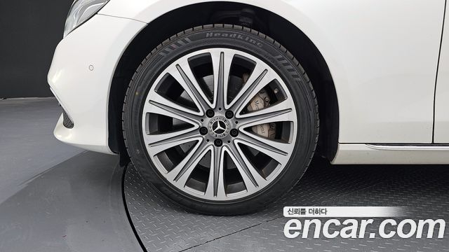 Mercedes-Benz E-Class E400 4MATIC Exclusive
