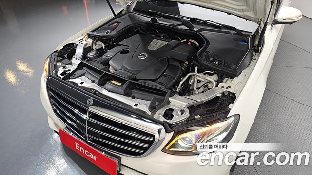 Mercedes-Benz E-Class E400 4MATIC Exclusive