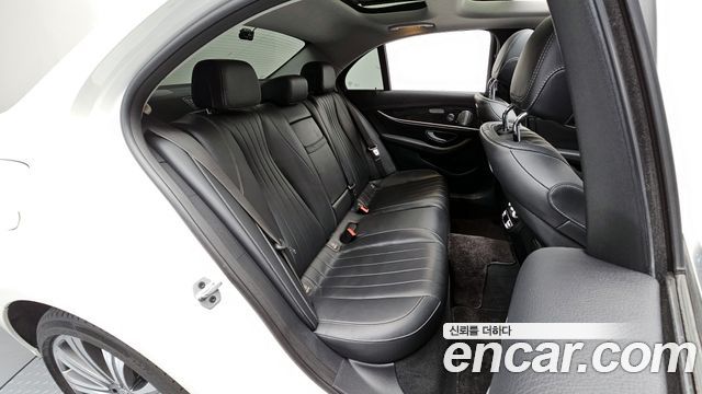 Mercedes-Benz E-Class E400 4MATIC Exclusive