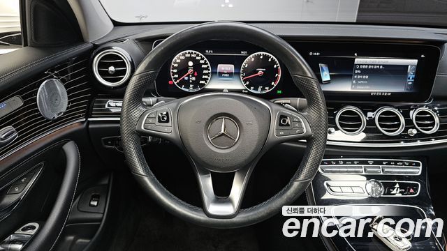 Mercedes-Benz E-Class E400 4MATIC Exclusive