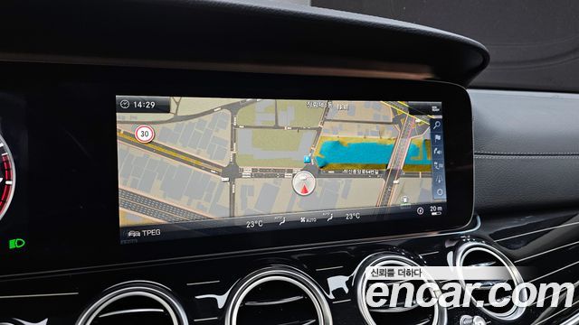 Mercedes-Benz E-Class E400 4MATIC Exclusive