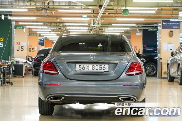 Mercedes-Benz E-Class E300 4MATIC Exclusive