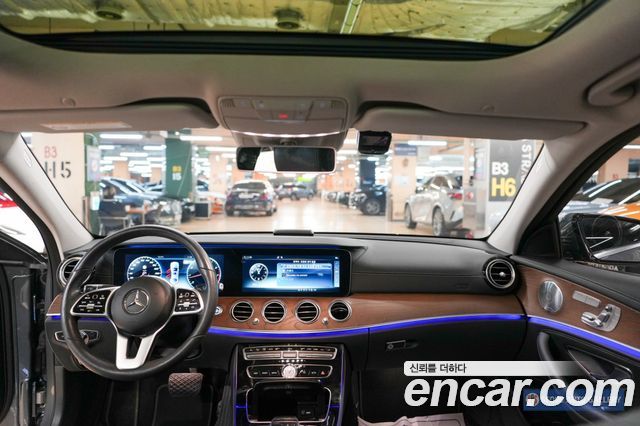 Mercedes-Benz E-Class E300 4MATIC Exclusive