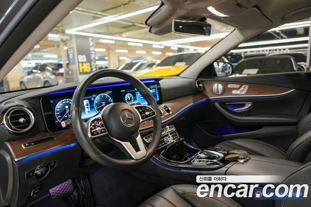 Mercedes-Benz E-Class E300 4MATIC Exclusive