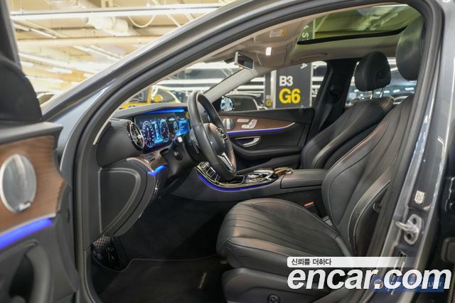 Mercedes-Benz E-Class E300 4MATIC Exclusive