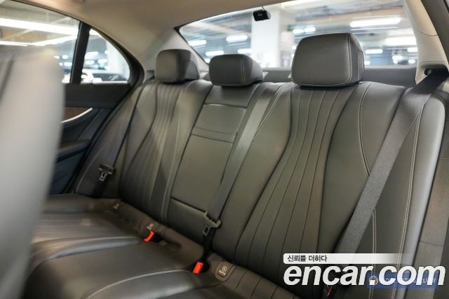 Mercedes-Benz E-Class E300 4MATIC Exclusive