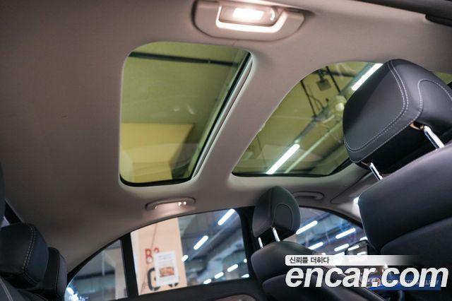 Mercedes-Benz E-Class E300 4MATIC Exclusive
