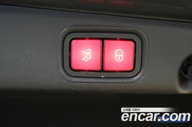 Mercedes-Benz E-Class E300 4MATIC Exclusive