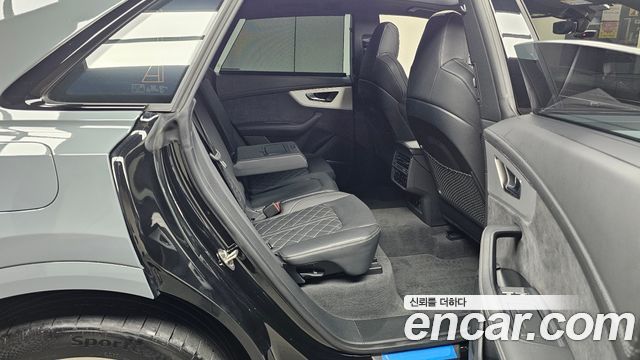 Audi Q8 55 TFSI Quattro Premium