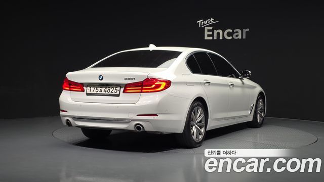 BMW 5-Series 520i Luxury