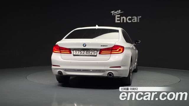 BMW 5-Series 520i Luxury