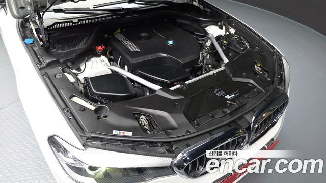 BMW 5-Series 520i Luxury