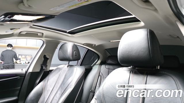 BMW 5-Series 520i Luxury