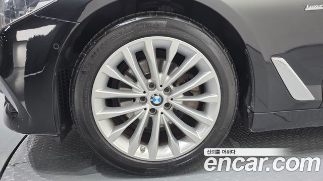 BMW 5-Series 520d Luxury Special Edition