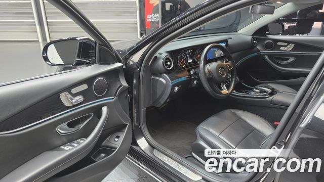 Mercedes-Benz E-Class E200 Avantgarde