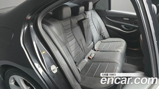 Mercedes-Benz E-Class E200 Avantgarde