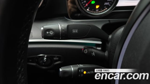 Mercedes-Benz E-Class E200 Avantgarde