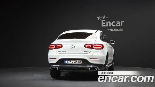 Mercedes-Benz GLC-Class GLC300e 4MATIC Coupe